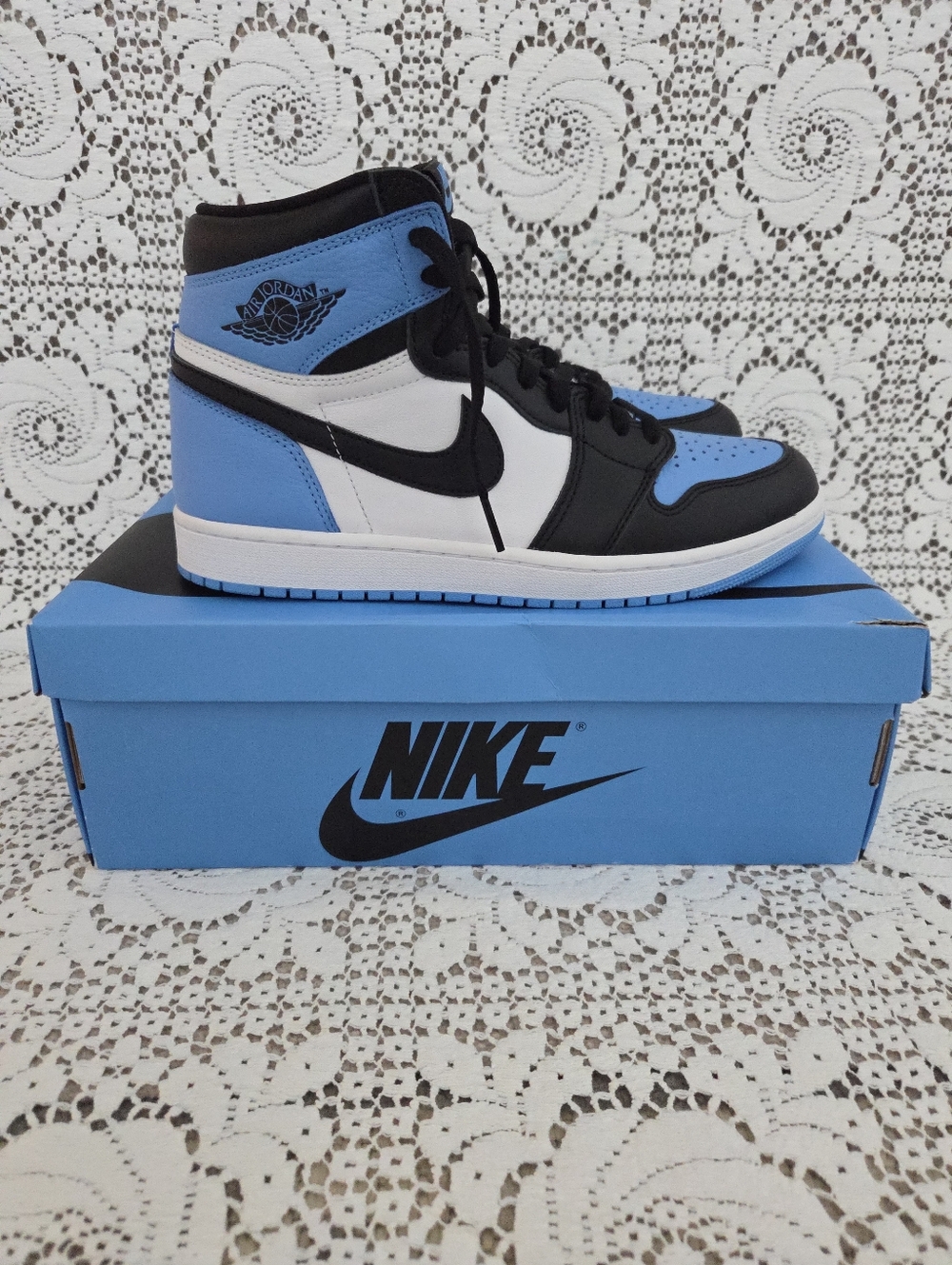 Nike Air Jordan 1 Men's Retro High OG UNC Toe Sneakers University Blue Size 10 - Picture 8 of 11